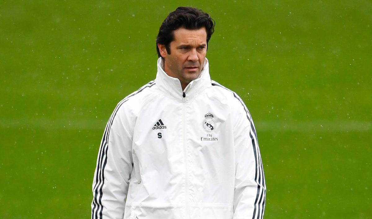 Santiago Solari dirigiendo su primer entrenamiento con el Real Madrid