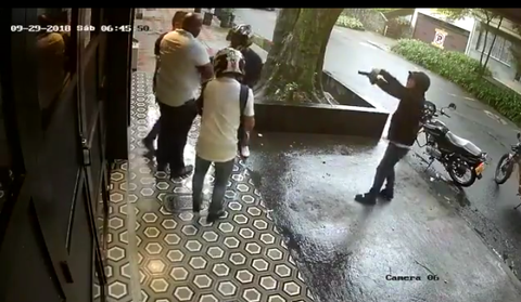 Momento del hurto en el barrio El Poblado.