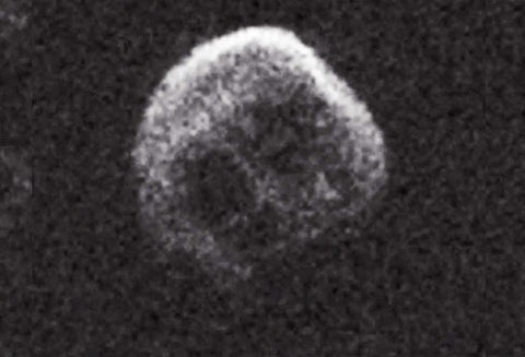 Cometa calavera se acerca a la Tierra en Halloween