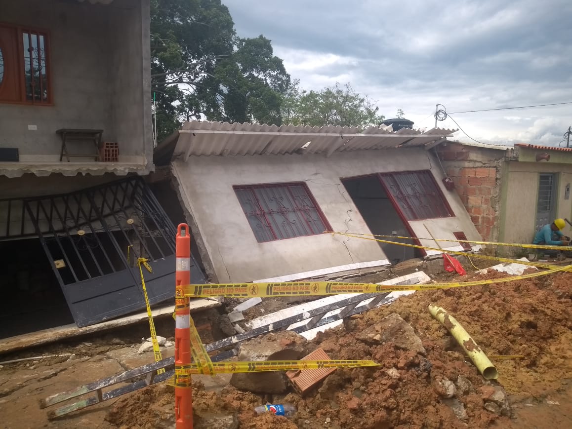 Viviendas afectadas en el barrio Aeropuerto de Cúcuta por deslizamiento de tierra