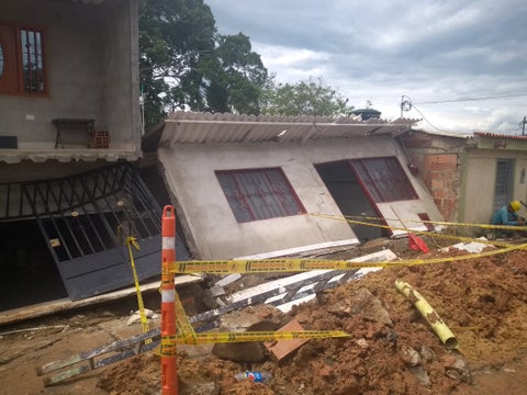Viviendas afectadas en el barrio Aeropuerto de Cúcuta por deslizamiento de tierra