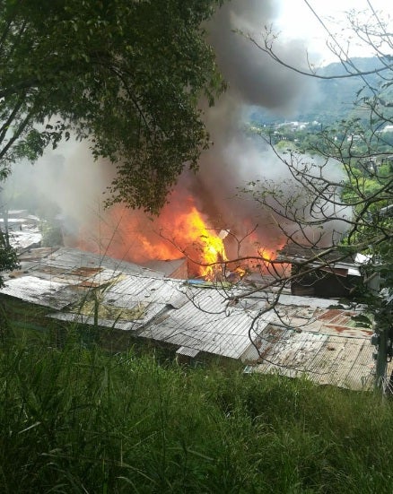 40 ranchos fueron consumidos por las llamas en el asentamiento humano