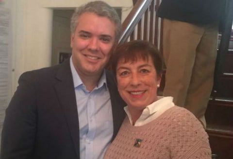 El presidente Iván Duque apareció así con Claudia Ortiz en redes sociales