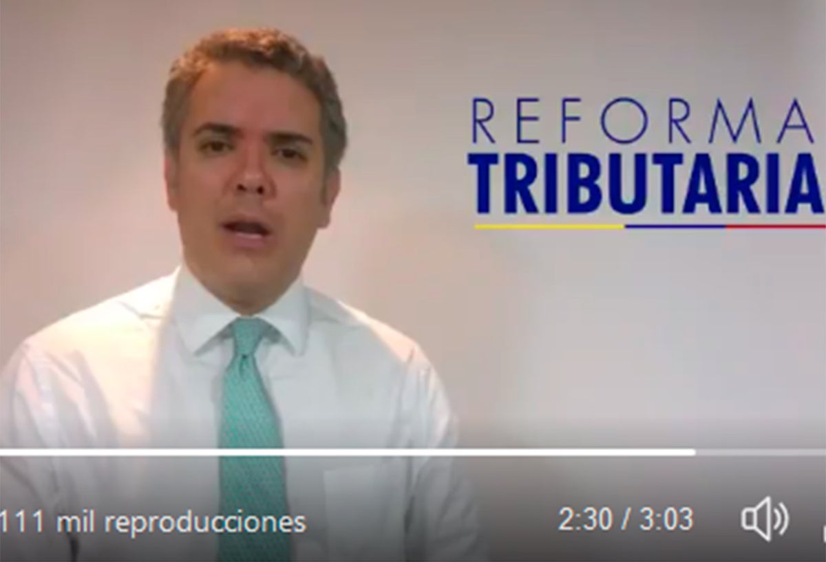 Iván Duque cuestionando la reforma tributaria del entonces presidente Juan Manuel Santos