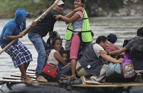 Migrantes hondureños que van rumbo a EE.UU.