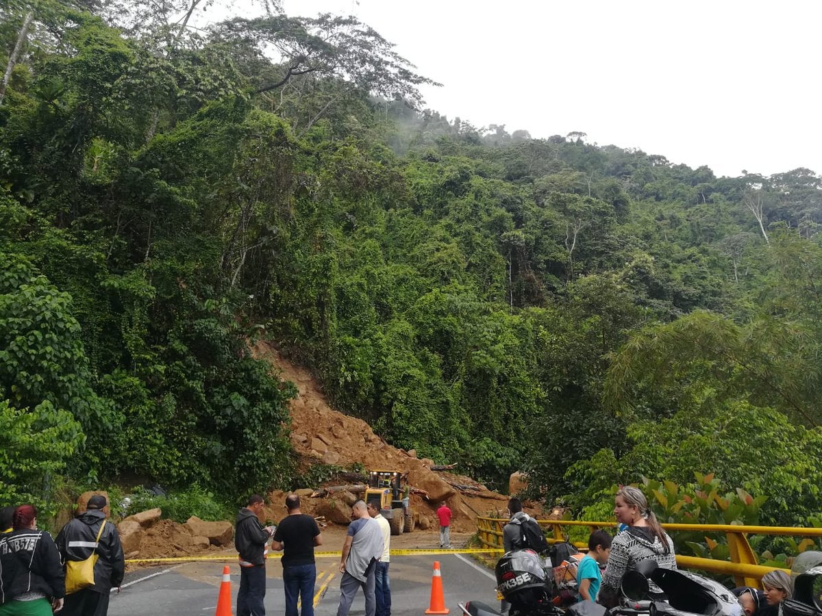 Derrumbe en San Luis que bloquea la Autopista Medellín-Bogotá