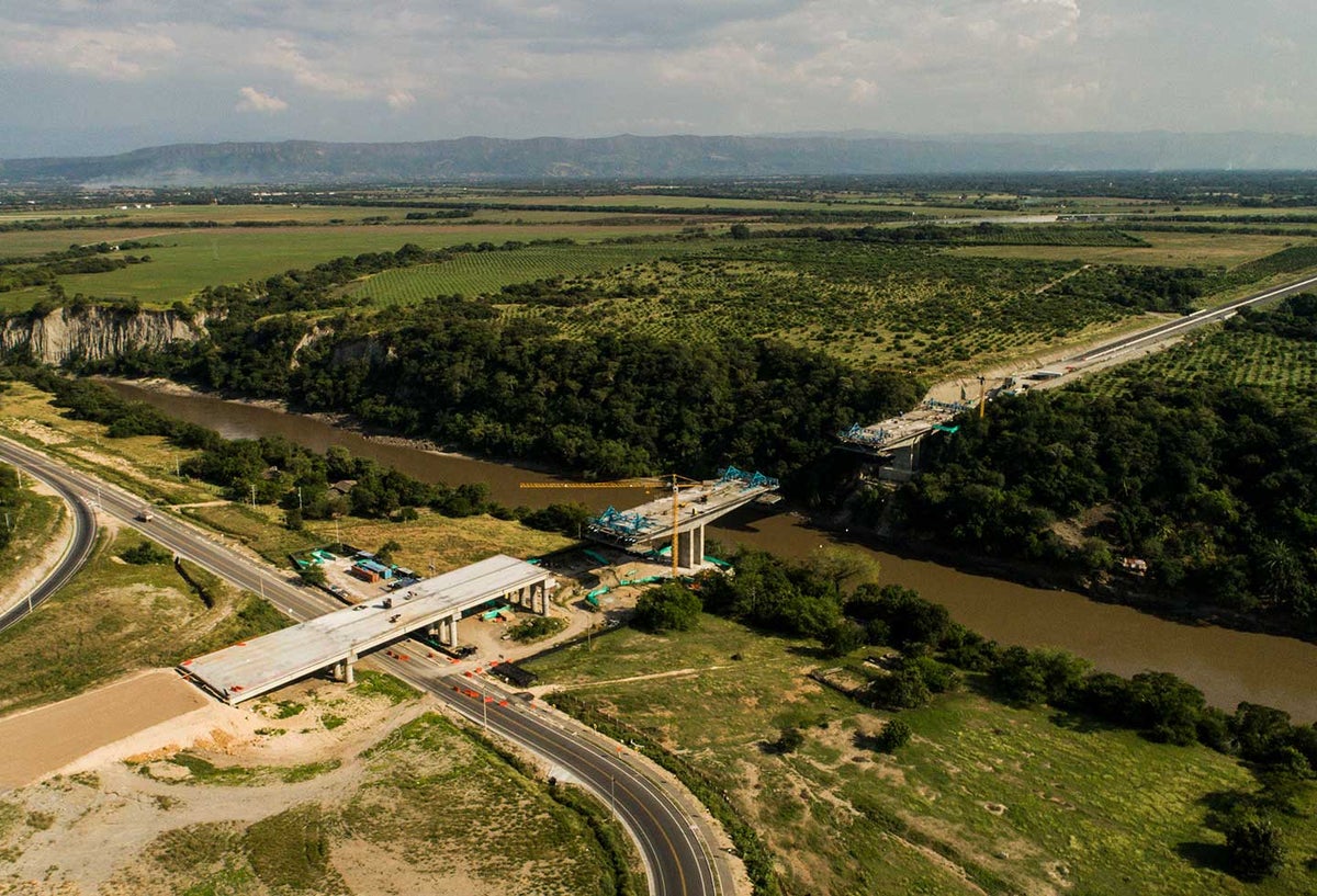 Construcción de carreteras de cuarta generación