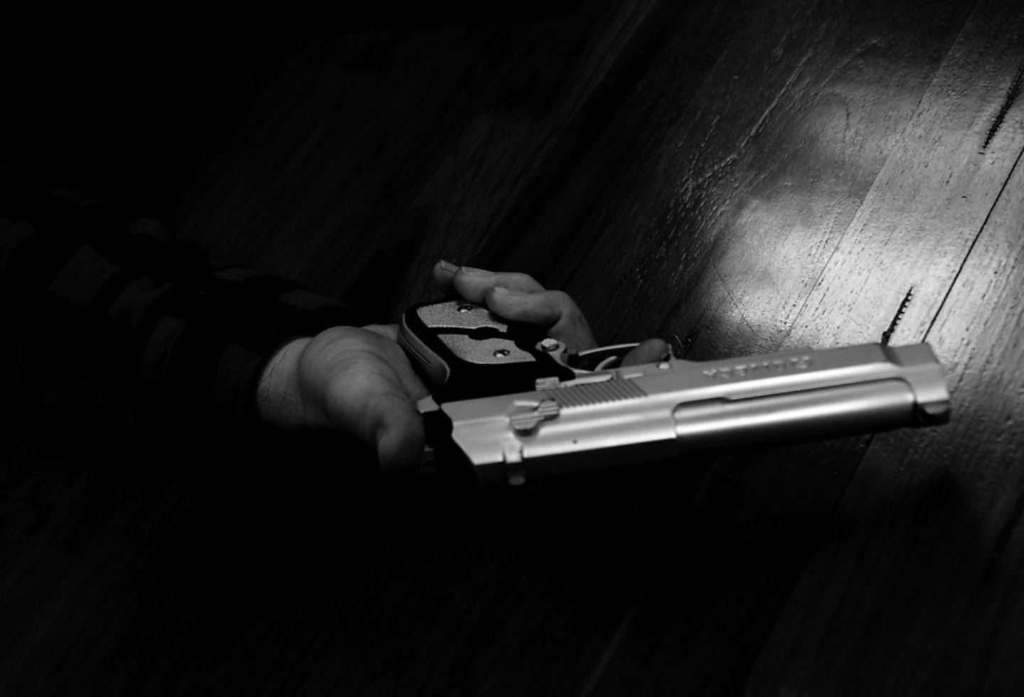 Hay una intensa polémica por el decreto de porte de armas.