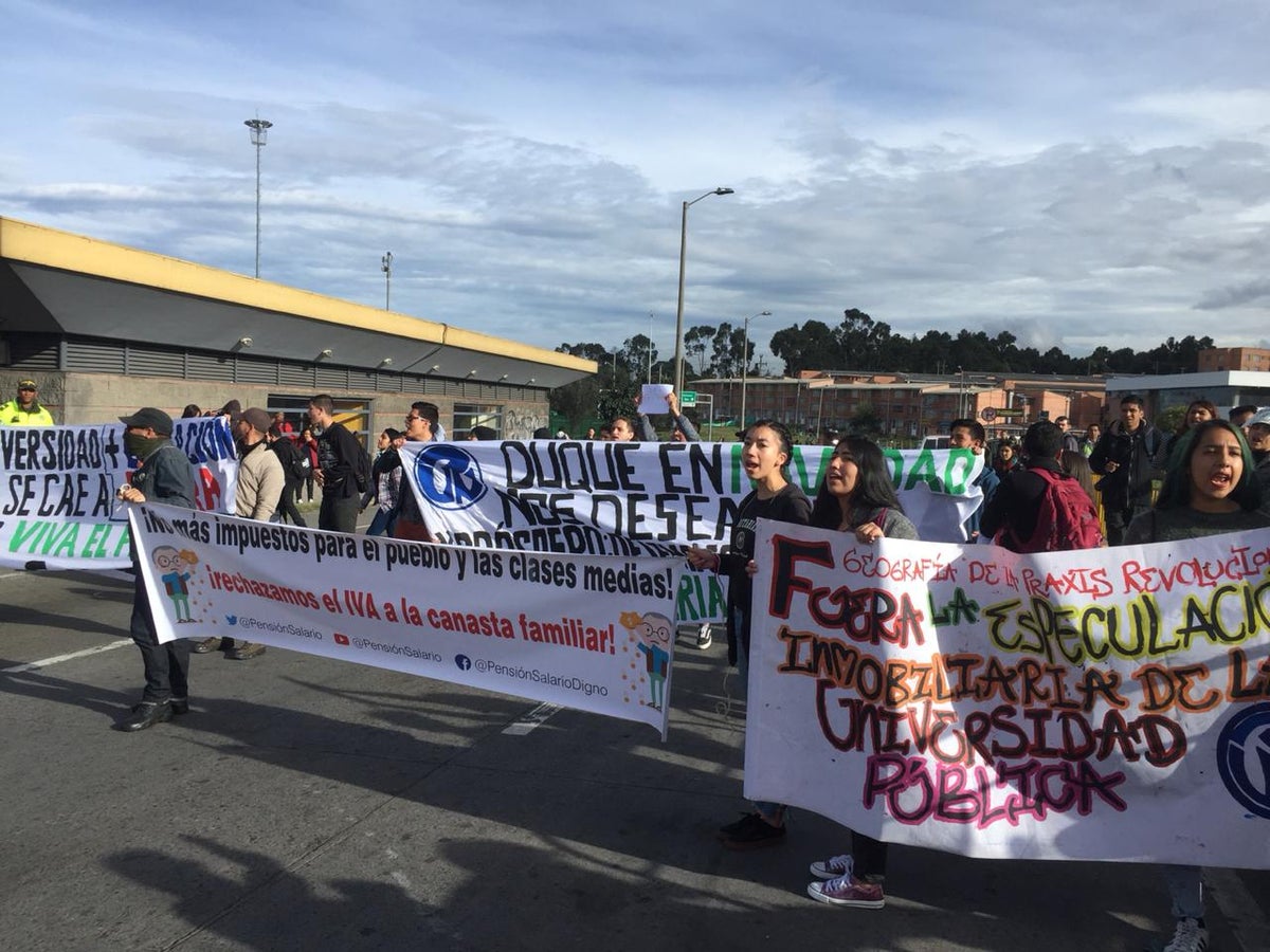 Protesta estudiantes universitarios en Usme