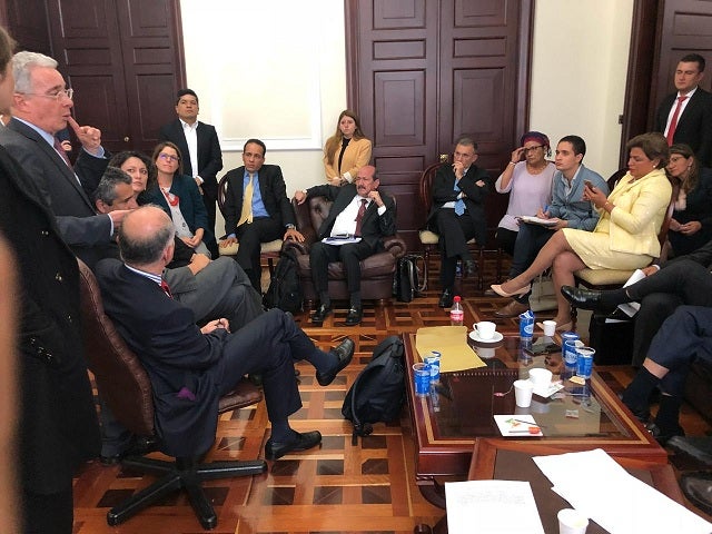 Reunión Álvaro Uribe, Farc y Gustavo Petro