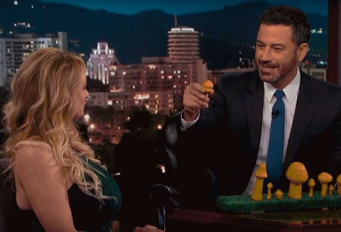 Jimmy Kimmel y Stormy Daniels se burlan de Trump