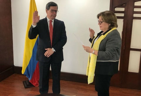 tomó posesión como Superintendente de Notariado y Registro.