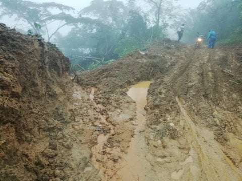 Dos derrumbes cayeron en San Luis, Antioquia.