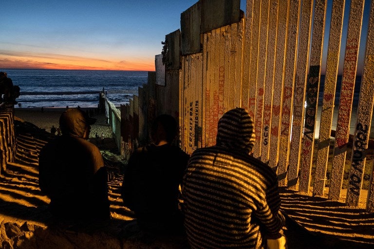 Migrantes centroamericanos en la frontera con México