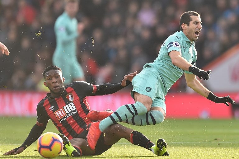 Jefferson Lerma le hace una falta a Henrikh Mkhitarya