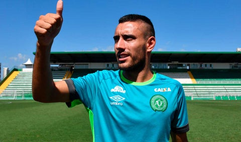 Alan Ruschel en su primer entrenamiento con el Chapecoense en enero de 2017 tras el accidente del avión Lamia