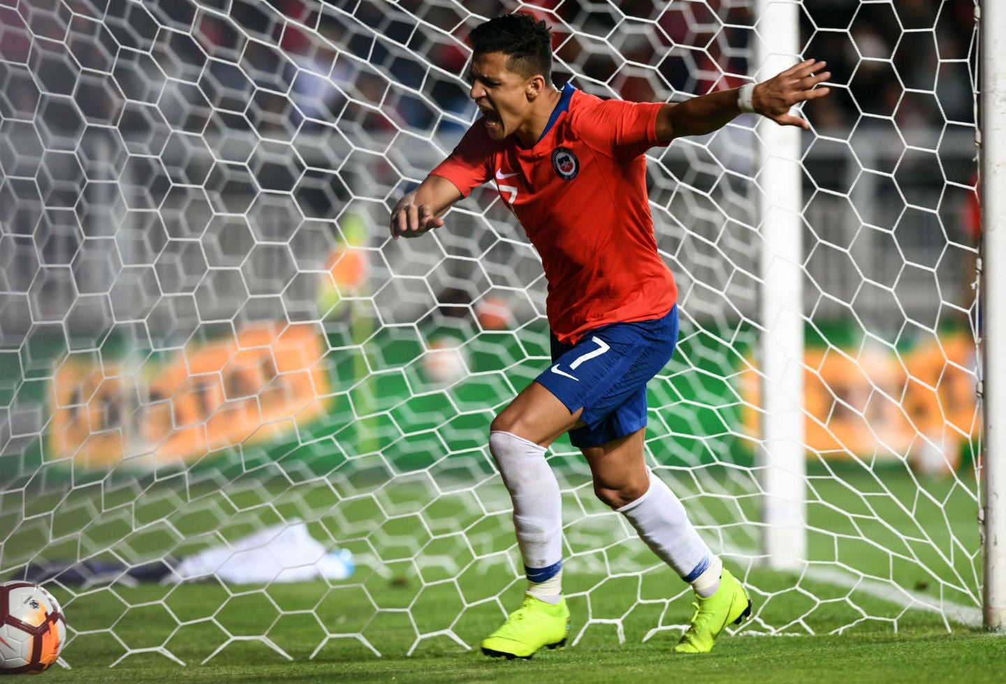 Alexis Sánchez, delantero chileno, tras fallar un penal