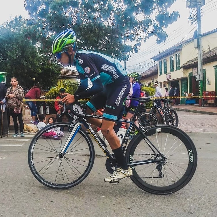 Hurtan bicicleta de la fundación Esteban Chaves