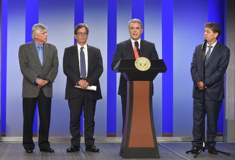 Jorge Humberto Botero, presidente del Consejo Gremial; Alberto Carrasquilla, ministro de Hacienda; Iván Duque, presidente de la República y Bruce Mac Master, presidente de la Andi