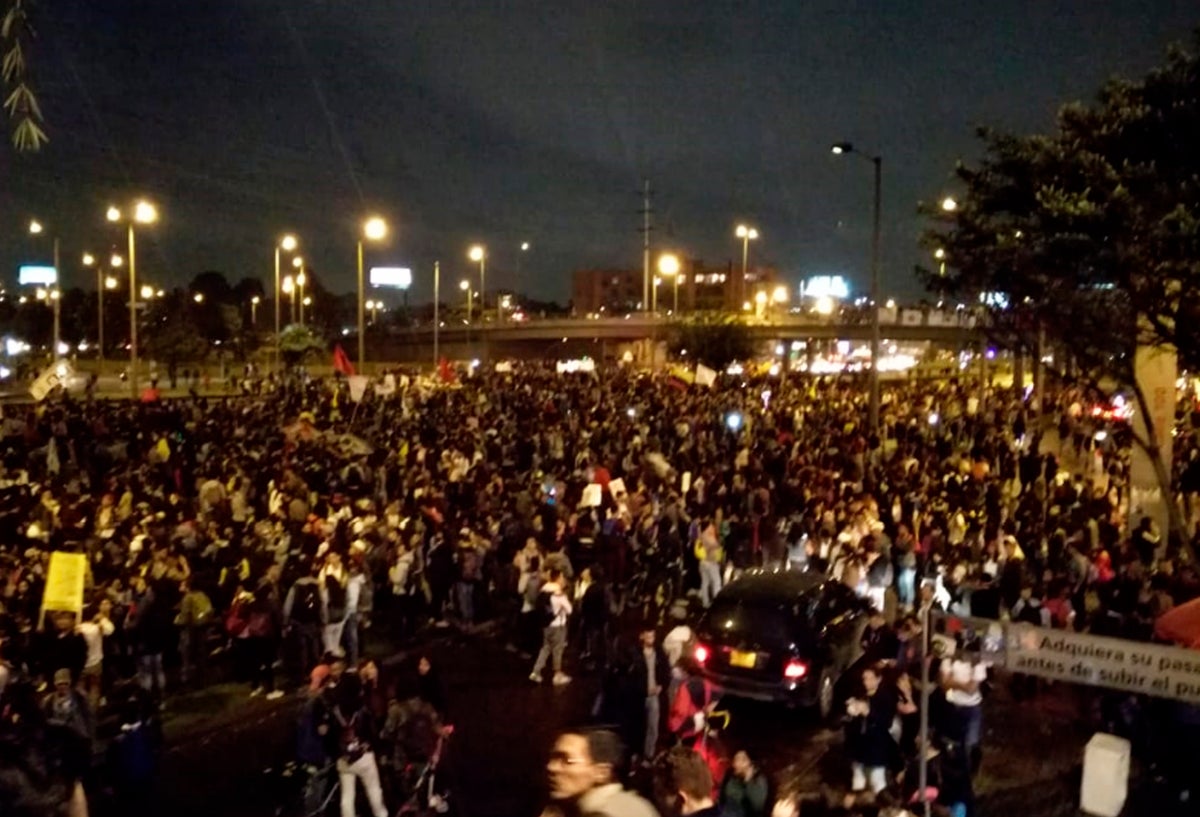 En las más recientes protestas de los estudiantes, el Transmilenio ha sido bloqueado.