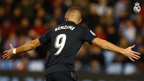 Benzema celebrando un gol del Madrid