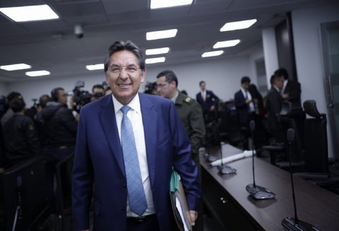 Néstor Humberto Martínez pidió que se revelen todos los audios de sus reuniones con Jorge Pizano.