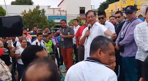 El hecho ocurrió mientras el senador se refería a los nexos de Enilse López ‘La Gata’ y su hijo, Héctor Julio Alfonso López, con el paramilitarismo