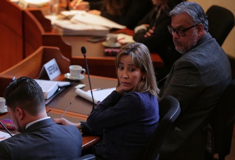 Según la defensa, la exfiscal Niño fue objeto de una diligencia irregular en las instalaciones de la Escuela de Carabineros donde permanece recluida.