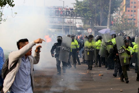 Este uno de los momentos en los que se registro el enfrentamiento entre la Policía y el ESMAD
