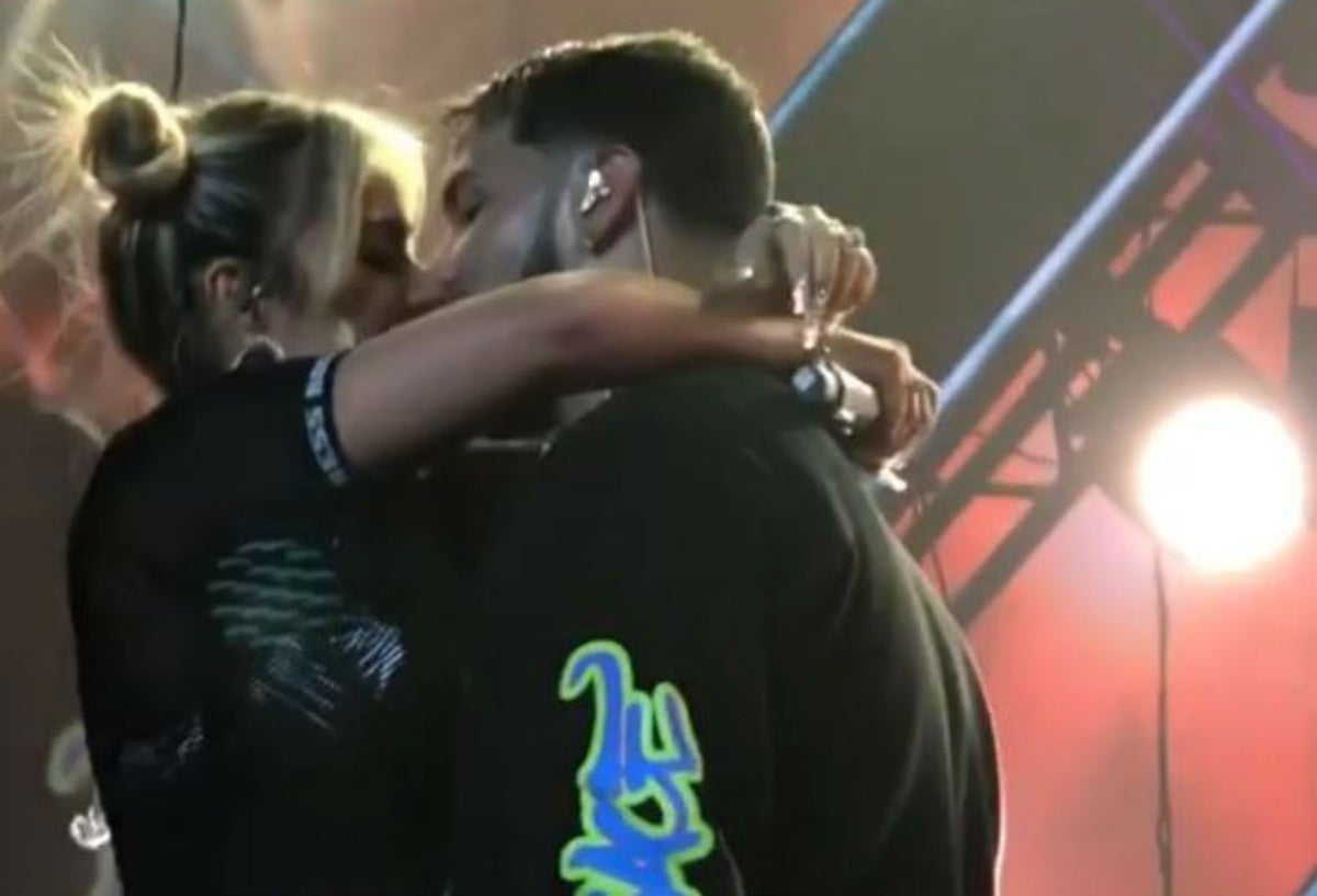 Karol G se besó con Anuel AA