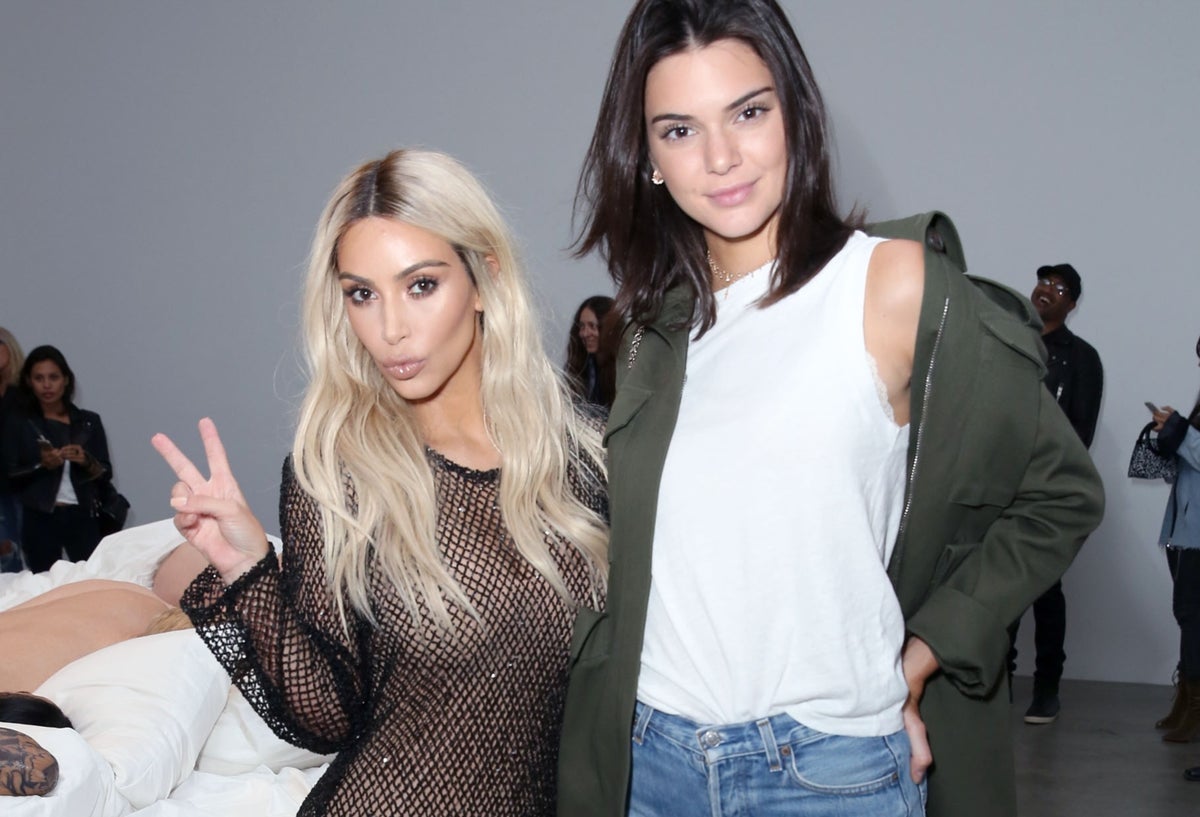 Foto inédita de Kim Kardashian y Kendall Jenner