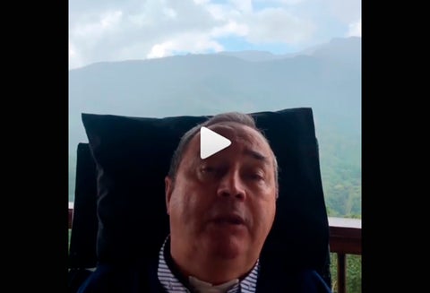 El profesor Luis Fernando Montoya en su casa, ubicada en el Valle de Aburrá (Caldas)