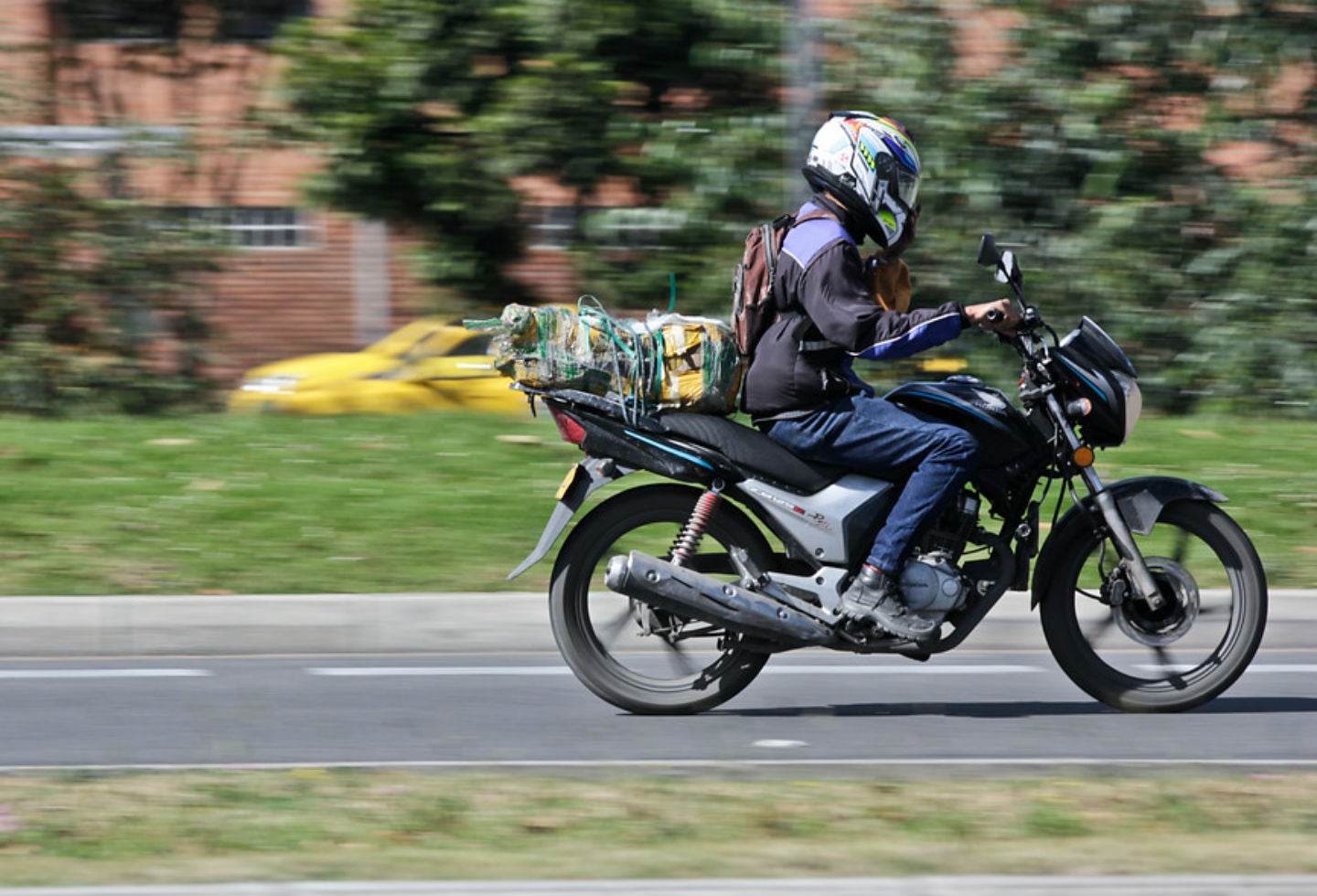 Prohiben uso de motocicletas en Armenia.