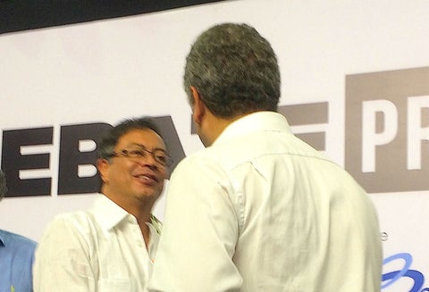 Gustavo Petro e Iván Duque, el 5 de abril de 2018 en Barranquilla