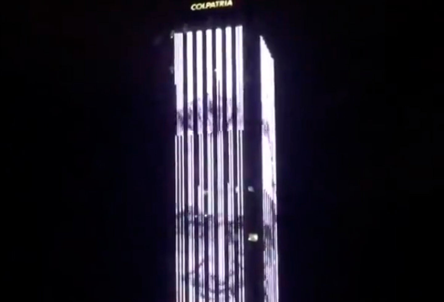 Homenaje a Stan Lee en la Torre Colpatria, en Bogotá