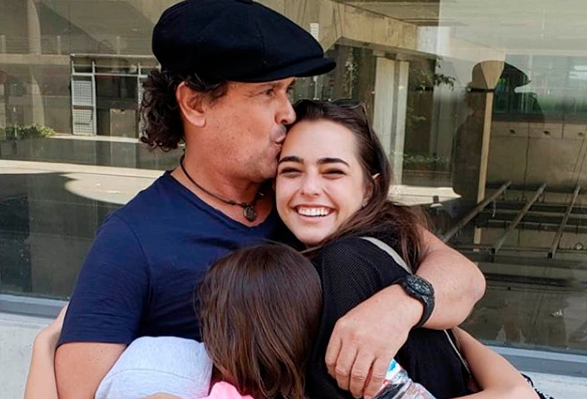 El cantante afirmó que aunque es difícil como padre, apoya a su hija en lo que hace.