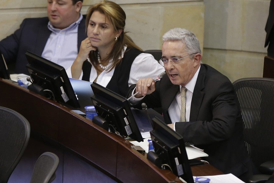 ÁLVARO URIBE VÉLEZ