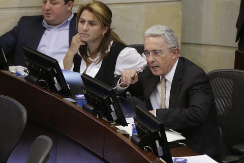 ÁLVARO URIBE VÉLEZ