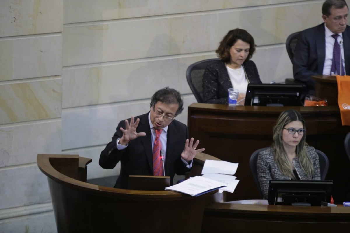 Gustavo Petro durante su intervención en el debate de control político en el Senado