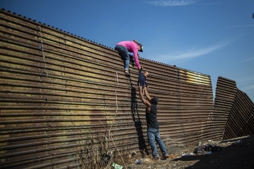 Inmigrantes en frontera de EE.UU.