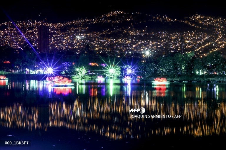 Las luces en el Parque Norte en Medellín