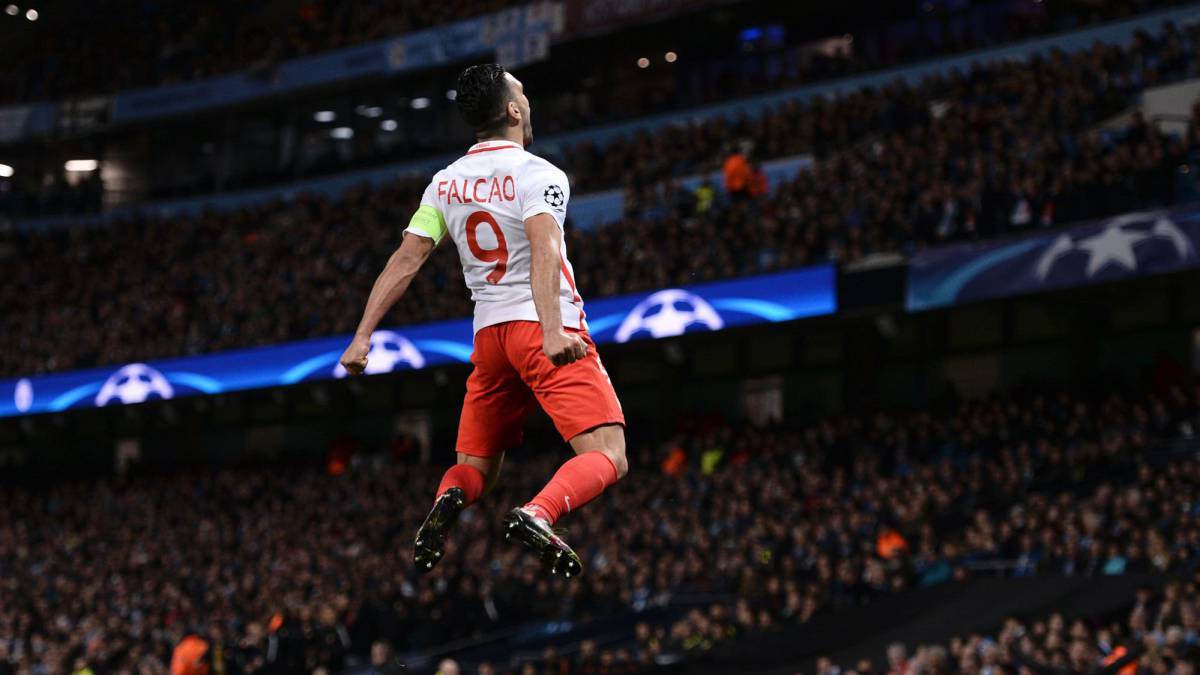 Falcao en una noche mágica de Champions tras anotarle al City en el Etihad Stadium