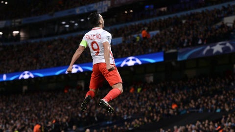 Falcao en una noche mágica de Champions tras anotarle al City en el Etihad Stadium