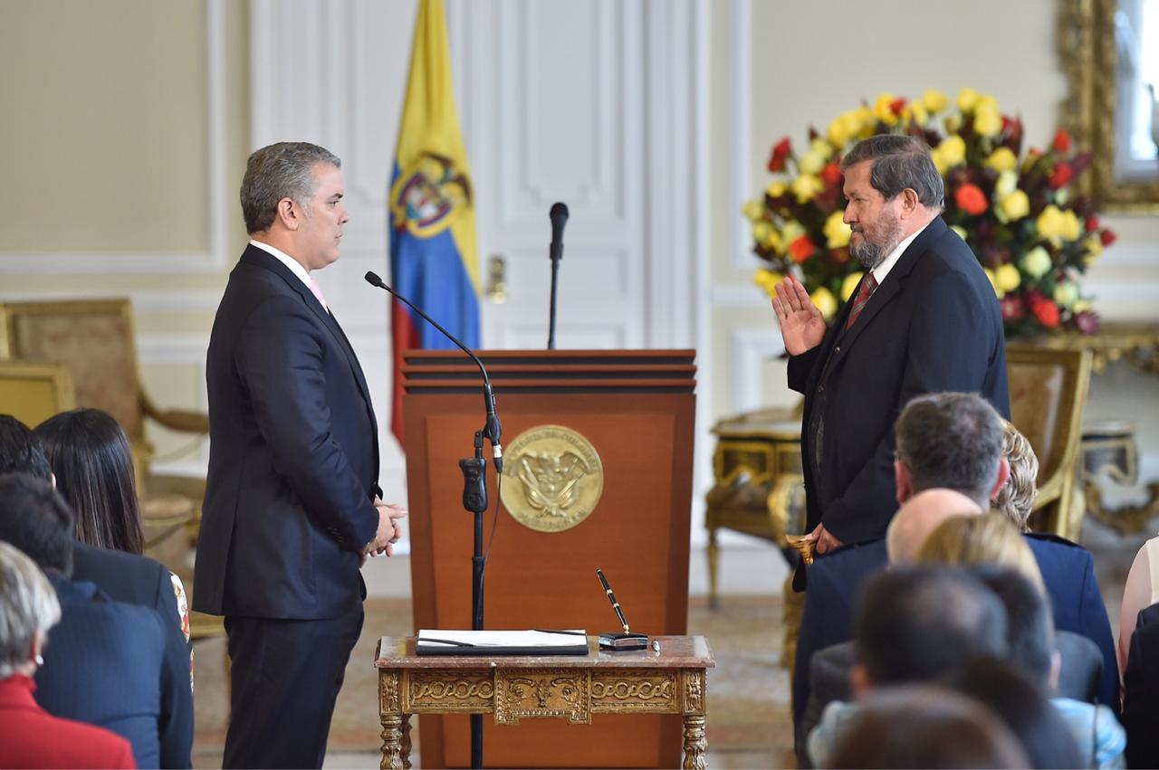 Presidente Iván Duque y el nuevo embajador de Colombia en Costa Rica Angelino Garzón