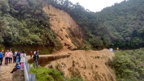 Dos personas murieron tras el deslizamiento de tierra.