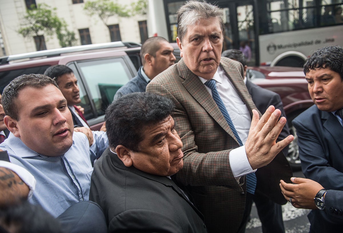 Alan García, expresidente de Perú, llegando a la Fiscalía en Lima, el 15 de noviembre de 2018