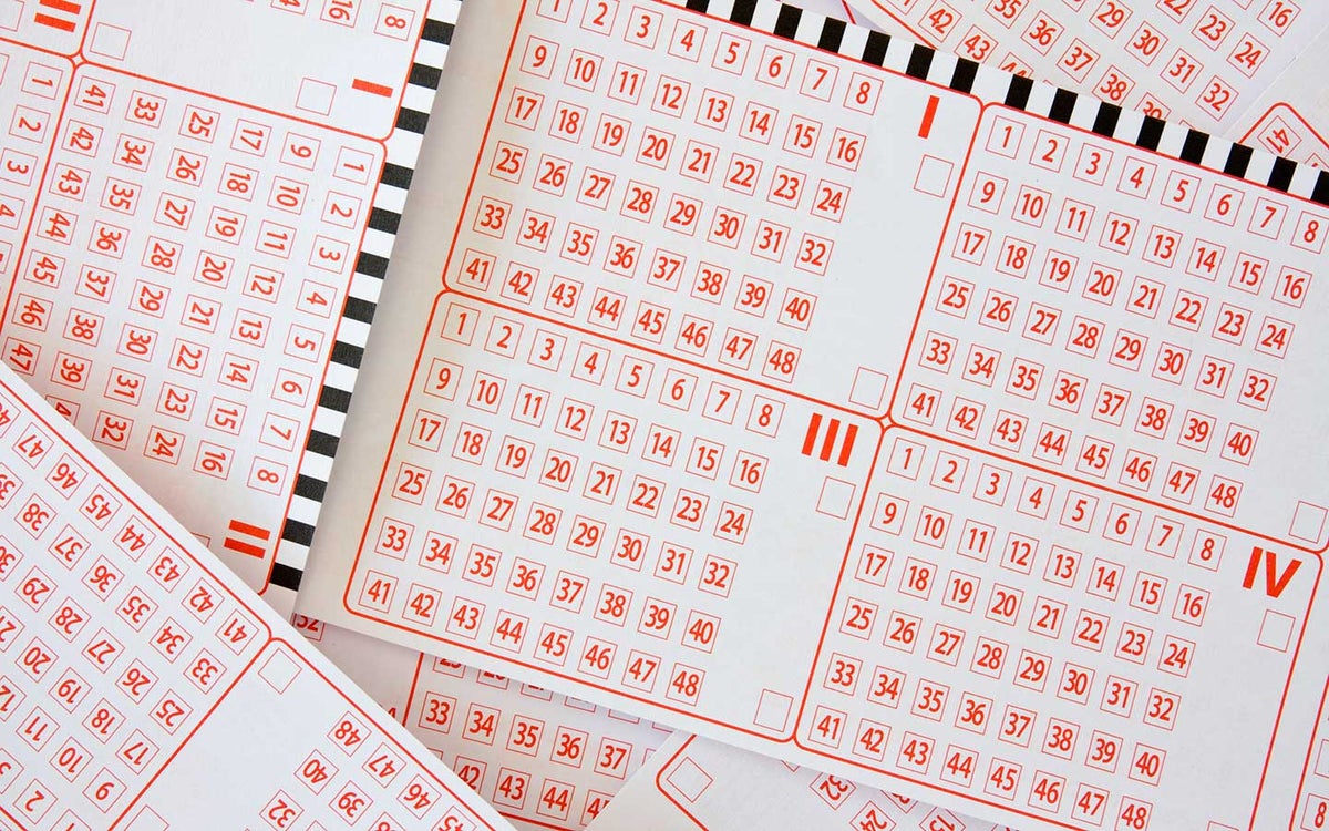 En fin de año mucha gente juega la lotería