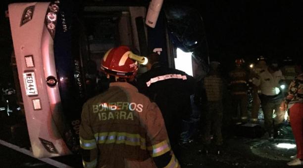 Bus colombiano accidente Ecuador