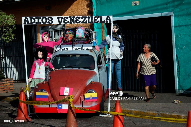 Los muñecos de año viejo en Táchira, estado fronterizo con Colombia