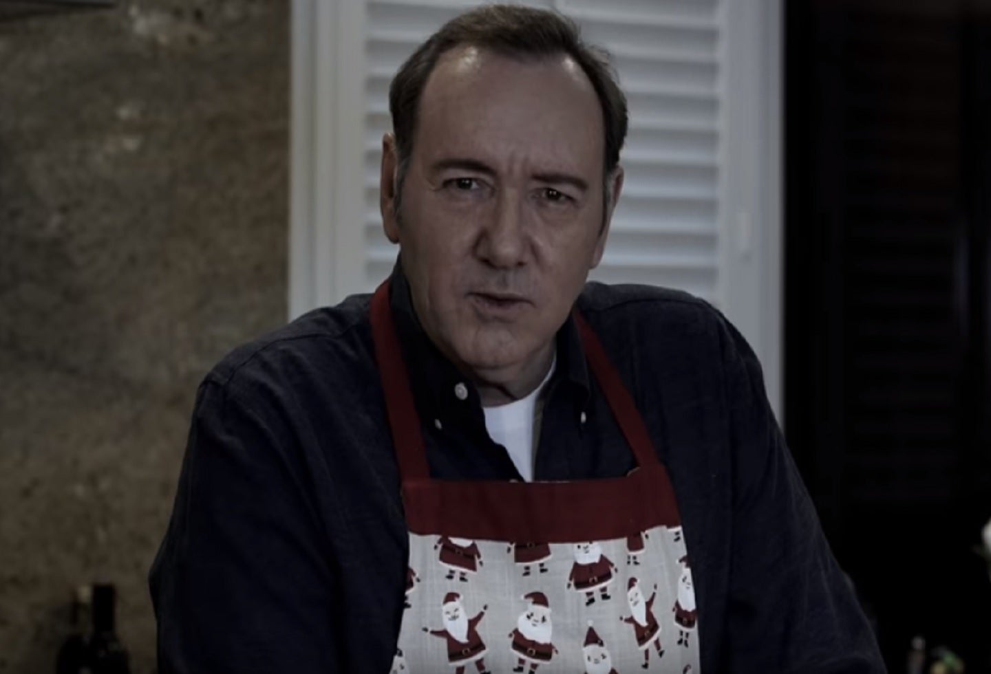 Kevin Spacey reapareció en un video defendiéndose de las acusaciones.
